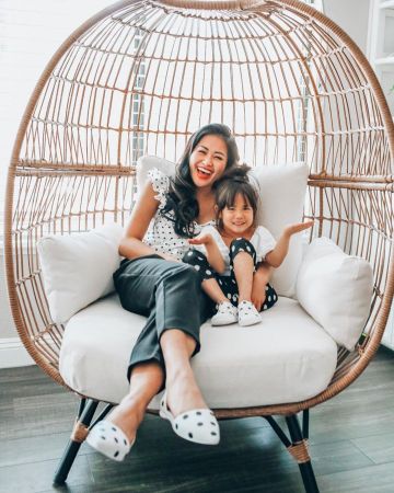 Pa­per-bag Pants of Jen Vatthongxay on the Instagram account @piecesofemerald