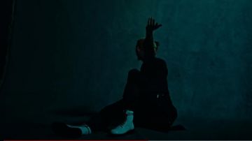 Dr. Martens Botas Blancas 'Jadon' usadas por Playboi Carti en su @MEH Video Musical Oficial