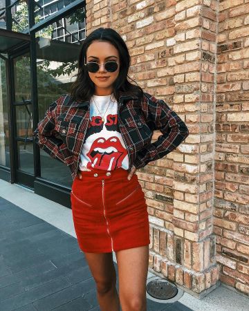 By the way. Red Short Skirt Ma­li­ka worn by Michelle Infusino on her Instagram account @michelleinfusino