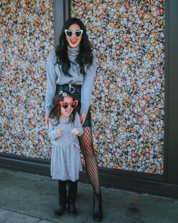 Turtle­neck Sweater Grey of Jen Vatthongxay on the Instagram account @piecesofemerald