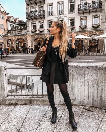 Falda de punto negra Vero Moda usada por Anna Scherg en la cuenta de Instagram @anpaulinas