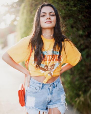 Junk Food Retro Bea­t­les Tee worn by Michelle Infusino on her Instagram account @michelleinfusino