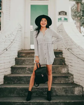 Robe Gris de Jen Vatthongxay sur l'Instagram account @piecesofemerald