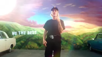 Le t- shirt noir Oversize de Justin Bieber dans le clip No Brainer de DJ Khaled