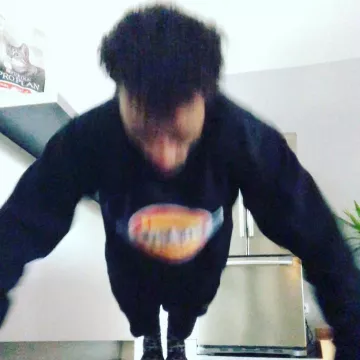 Le sweatshirt Dickies porté par Demi Portion sur son compte Instagram @demiportionofficiel 