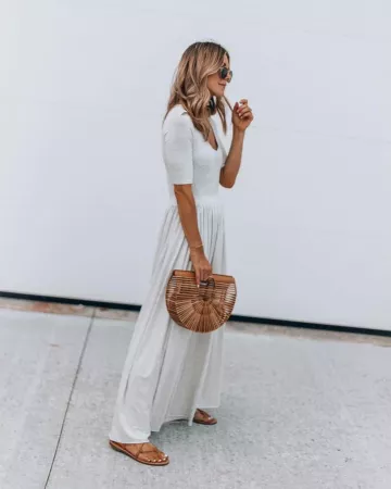 Mono de pierna ancha de manga de Becky Hillyard en la cuenta de Instagram @cellajaneblog