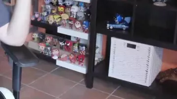 La figura funko pop de Lago en LinksTheSun's Aladdin en su video The Resurrected Fiend - WrestleMania 36 Review