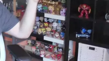 La figura Funko Pop de Grumpy en Blancanieves y los 7 enanos de LinksTheSun en su video The resurrected Fiend - WrestleMania 36 Review