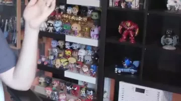 La figura Funko Pop de First Order Flametrooper en LinksTheSun's Star Wars en su video The Resurrected Fiend - WrestleMania 36 Review