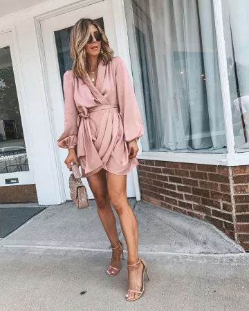 Pendiente Celeste de Becky Hillyard en la cuenta de Instagram @cellajaneblog