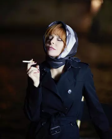 El pañuelo de seda Innangelo usado por Mylène Farmer en la cuenta de Instagram de @innangelo