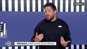 Le sweatshirt Puma porté par Redouane Bougheraba dans l'émission Clique