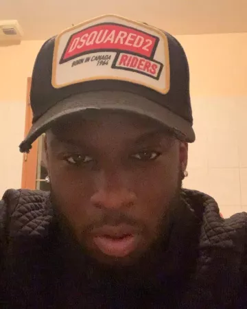 The caquette Dsquared2 worn by Bramsito on his account Instagram @bramsitoofficiel