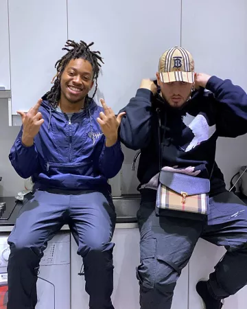 Le sweatshirt à capuche 3.paradis porté par Tortoz sur son compte Instagram @tortoz_