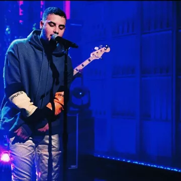 La sudadera con capucha Raf Simons que lució Amir Obè en su cuenta de Instagram @amirobe 