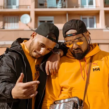 The sweatshirt hoody Puma x Helly Hansen worn by Alonzo on the account Instagram of @hornetlafrappe 