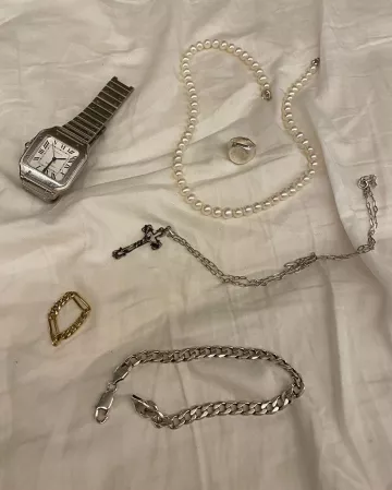 El anillo de Arón Piper en su cuenta de Instagram @aron.piper
