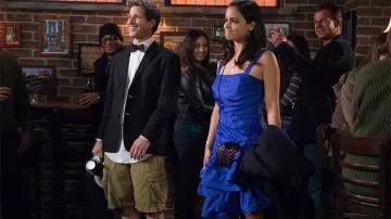 Beige Cargo Shorts worn by Jake Peralta (Andy Samberg) in Brooklyn Nine-Nine (S01E13)