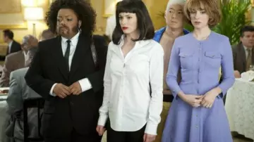 Pulp Ficiton Mia Wallace costume worn by Britta Perry (Gillian Jacobs) in Community (S02E19)