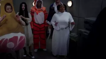 Traje de la princesa Leia de Star Wars usado por Shirley Bennett (Yvette Nicole Brown) en Community (S04E02)