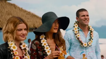 La chemise à rayures bleues et blanches de Patrick Sullivan (Austin Stowell) dans Nightmare Island