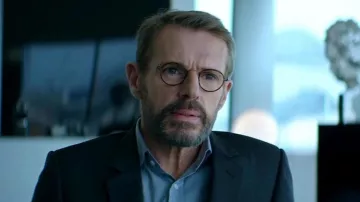 Les lunettes de vue portées par Pierre Geithner (Lambert Wilson) dans le film Au bout des doigts