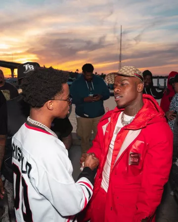 Gucci GG Toile de casquette de Baseball Avec Web porté par DaBaby sur l'Instagram compte de @roddyricch