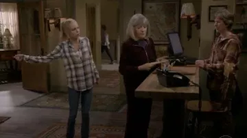 Lucky Brand One Pocket Plaid Shirt worn by Christy (Anna Faris) in Mom Season 7 Episode 20