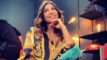 La camisa estampada que lució Léa Djadja en el espectáculo Transformaciones inciroybles