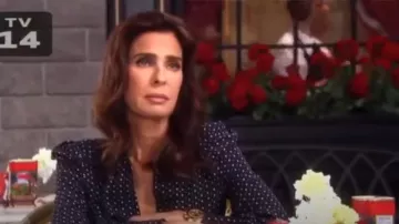 Joie Korina Starburst Print Top usado por Hope Brady (Kristian Alfonso) como se ve en Days of Our Lives 17 de abril de 2020