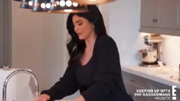Dia­mant Ear­ring worn by Kylie Jenner in Keeping Up with the Kardashians Season 18 Episode 4