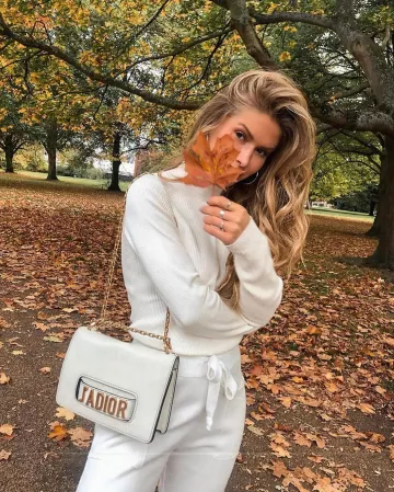 JADIOR ChainShoulder Flap Bag usado por Maja Malnar en su cuenta de Instagram @majamalnar