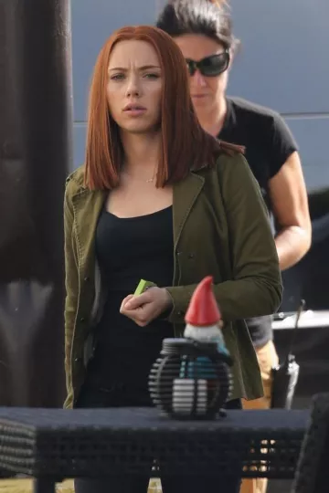 La veste militaire Gibson kaki portée par Scarlett Johansson sur le tournage de Captain America : Le Soldat de l'hiver