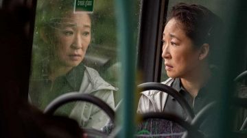 Blusa negra de Eve Polastri (Sandra Oh) James Perse en Killing Eve (S03E02)