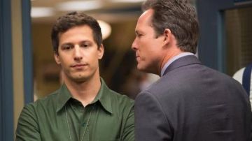 Olive Green Button Down Shirt worn by Jake Peralta (Andy Samberg) in Brooklyn Nine-Nine (S01E05)