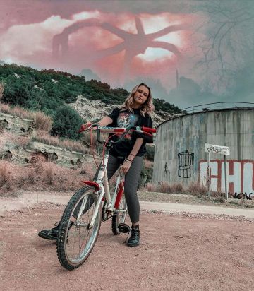 Le t-shirt Stranger Things porté par Marylou sur son compte Instagram @marylouleloup