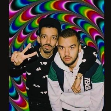 Le sweat Vision all over noir porté par Florian aka Bigflo sur le compte Instagram de @bigflo_et_oli2.0 