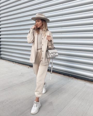 Can­cun Ecru Chunky Train­ers of Gabriele Gzimailaite on the Instagram account @gabrielegz