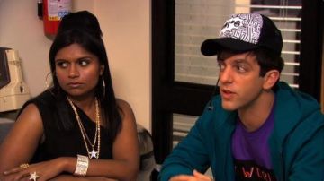 Sudadera con capucha verde con cremallera usada por Ryan Howard (B. J. Novak) en The Office (S07E06)