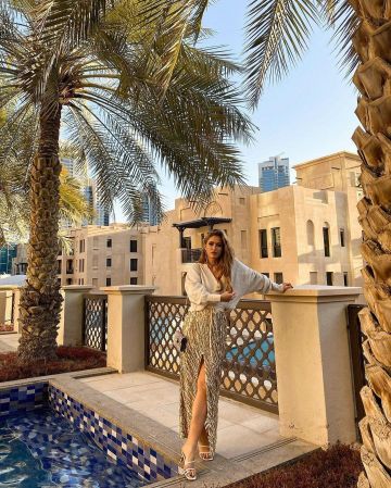 Jacquemus Sphère Talon Strappy Mules porté par Maja Malnar sur son Instagram account @majamalnar