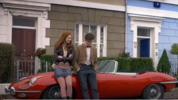 Veste en cuir Noir porté par Amy Pond (Karen Gillan) dans Doctor Who Saison 6 Épisode 11
