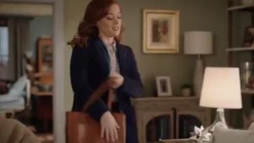 Blazer de pana azul usado por Zoey (Jane Levy) en zoey's Extraordinary Playlist Temporada 1 Episodio 10
