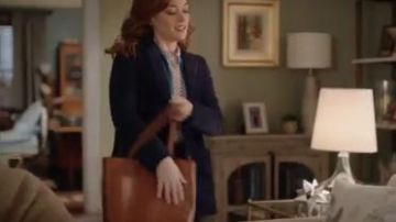 Brown Tote Bag usado por Zoey (Jane Levy) en Zoey's Extraordinary Playlist Temporada 1 Episodio 10