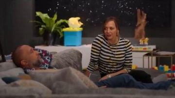 Rayé de la Teinture Haut porté par Joya Barris (Rashida Jones) dans #blackAF Saison 1 Épisode 4