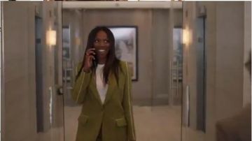 White Jacket worn by Molly Carter (Yvonne Orji) in Insecure Season 4 Episode 2