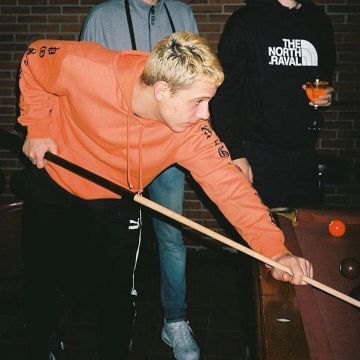 Le pantalon de survêtement Puma porté par PLK sur le compte Instagram de @plkpb_fan 