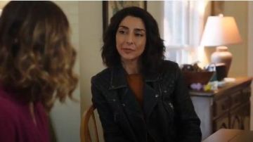 Leather Bik­er Jack­et worn by Special Agent Hannah Khoury (Necar Zadegan) in NCIS: New Orleans Season 6Episode 20