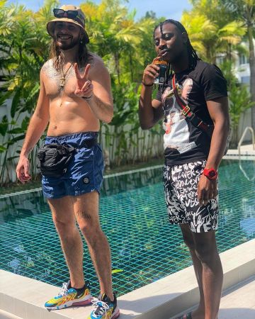 Sneakers Nike Air Max 270 React brought in by SCH on his account Instagram of @sch