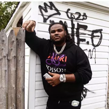 Belt Louis Vuitton x Virgil Abloh Tee Grizzley on the account Instagram of  @tee_grizzley