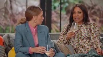 Camisa rosa pura usada por Joya Barris (Rashida Jones) en #blackAF Temporada 1 Episodio 6